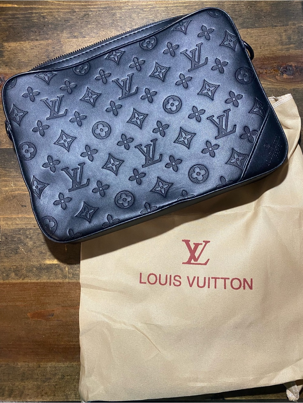 NWOT- Black signature medium size bag